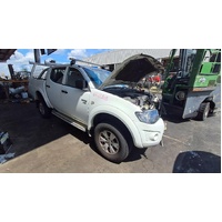 Mitsubishi Triton Ml-Mn Left Power Black Door Mirror