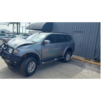 Mitsubishi Challenger Combination Flasher Switch