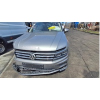 Volkswagen Tiguan 5Na, Hazard Light Switch