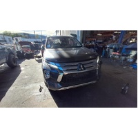 Mitsubishi Pajero Sport Qe, Traction Control Switch