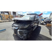 Mitsubishi Pajero Sport Qe-Qf Left Side Step Skirt