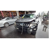 Mitsubishi Triton Mq-Mr Front Courtesy Light